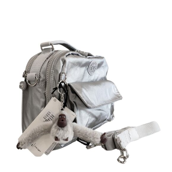 brand new reduced Kipling CANDY Handbag convertible to backpack silver metallic - Picture 3 of 11